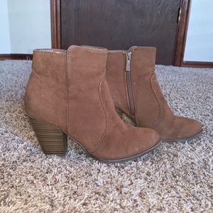 Breckelle’s Tan Booties